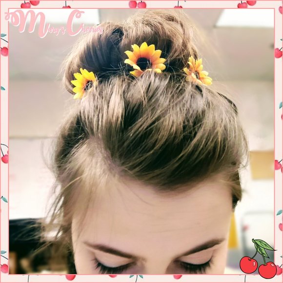 Mary's Cherries Boutique Accessories - 🍒 Sunflower 🌻 Silver Hair Pins